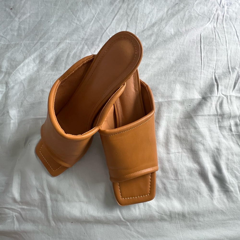 Stylish and New French Connection squared open toe mule heels. Size 11 - Picture 3 of 4
